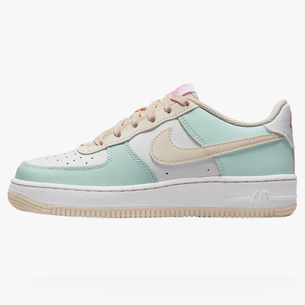 Girl’s Air Force 1 Nike Sneakers 3.5Y